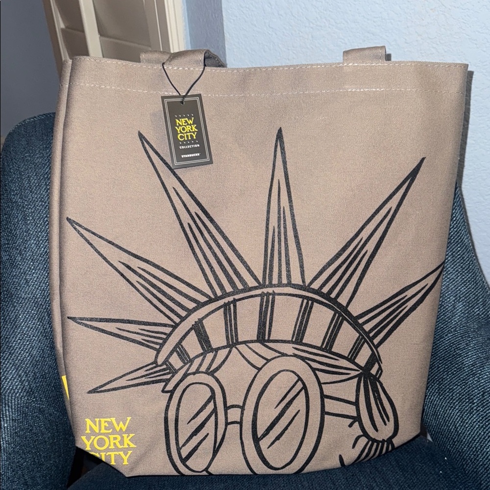 (NEW) Limited Edition New York City Tan/ Gray Tote Bag